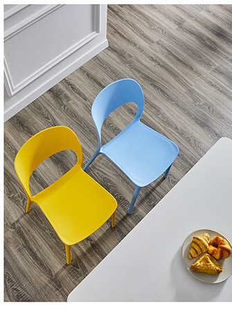 Plastic chairs are very common in our lives. What are its advantages?cid=5