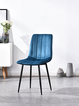 velvet chair3.jpg