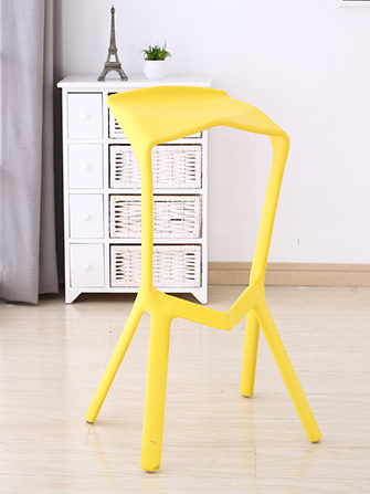 plastic chair335447.jpg